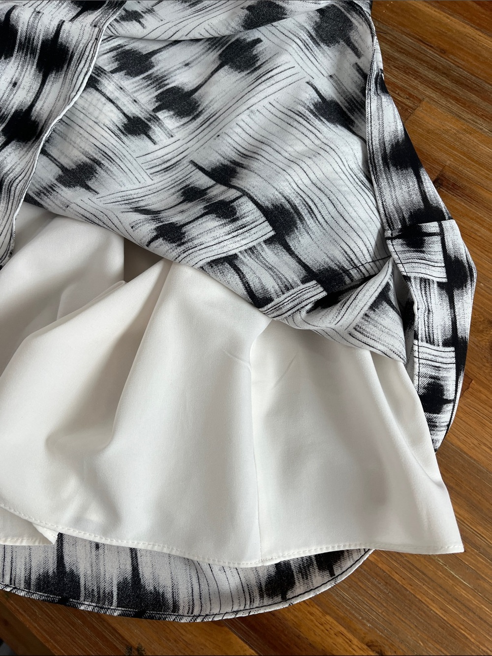 BCBGMaxAzria Black and White Knee Length Dress Size S - Picture 11 of 12